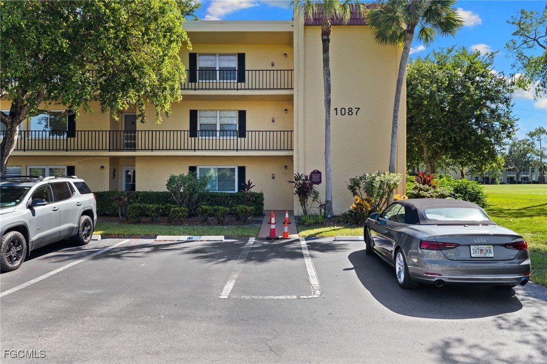 2 bed home in Naples