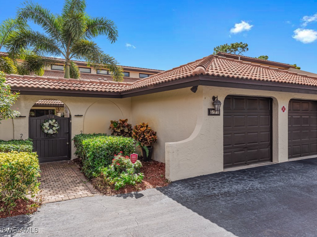 2 bed home in Naples
