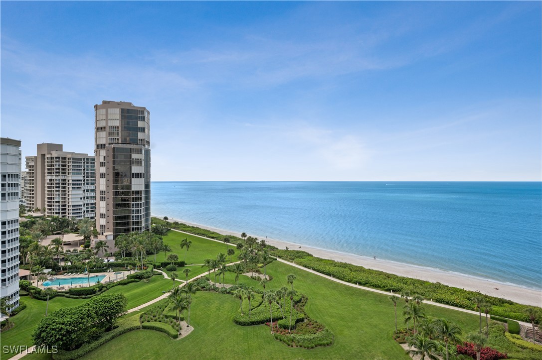 2 bed home in Naples