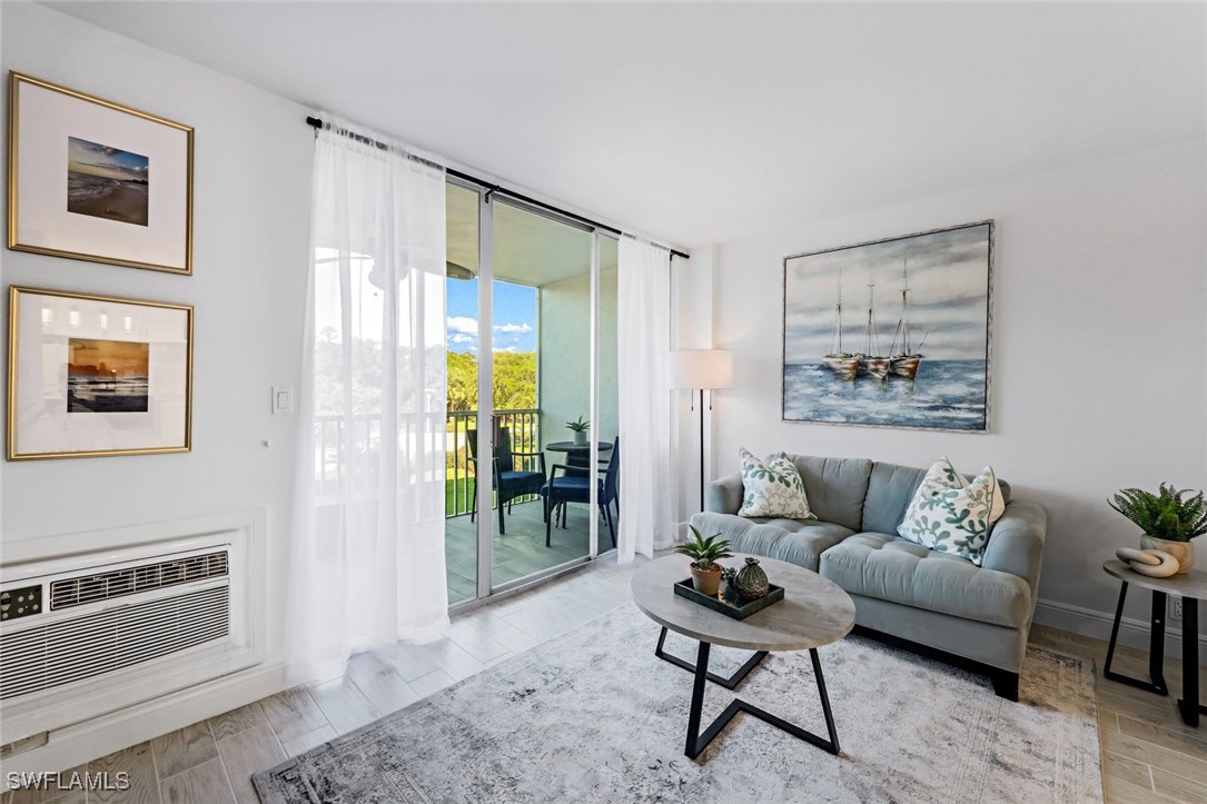  bed home in Naples