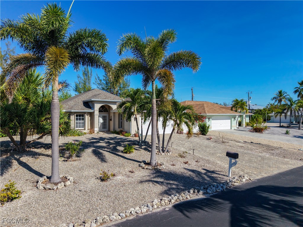 3 bed home in St James City