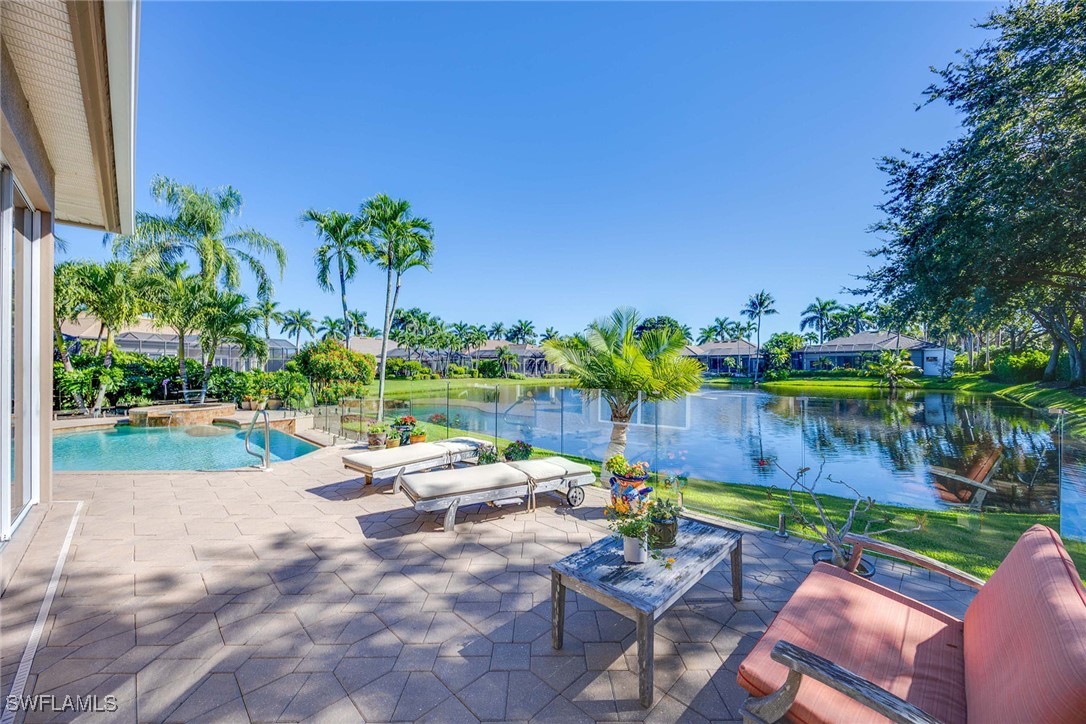 4 bed home in Naples