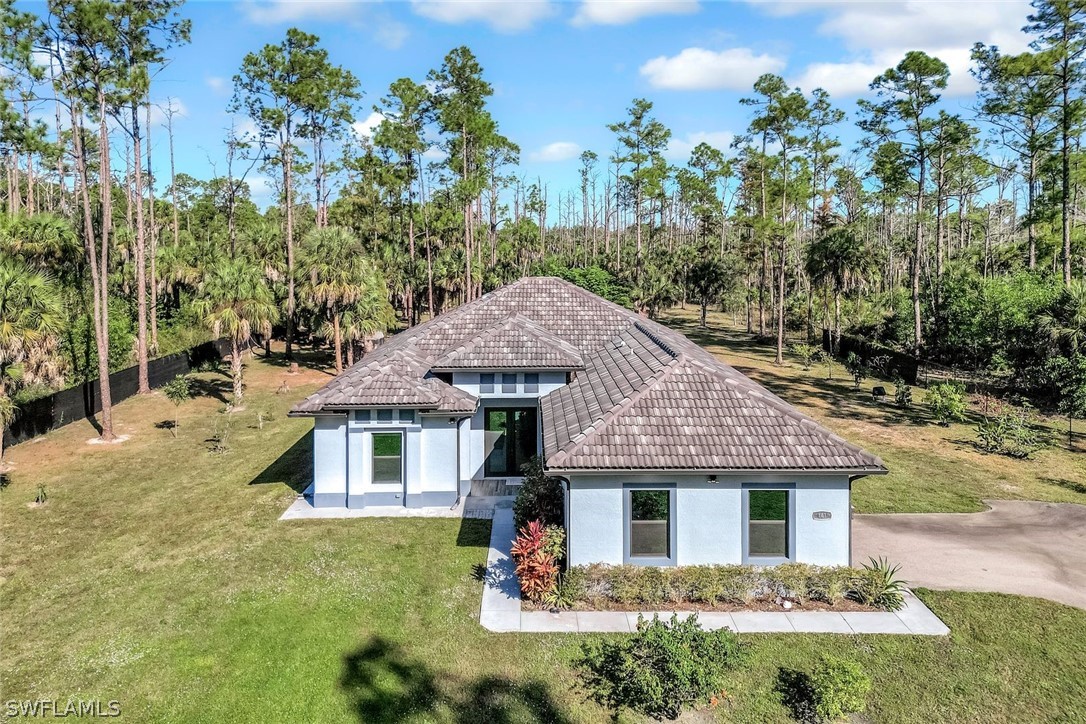 3 bed home in Naples