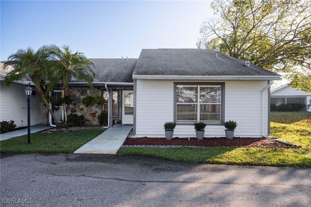 3 bed home in Lehigh Acres