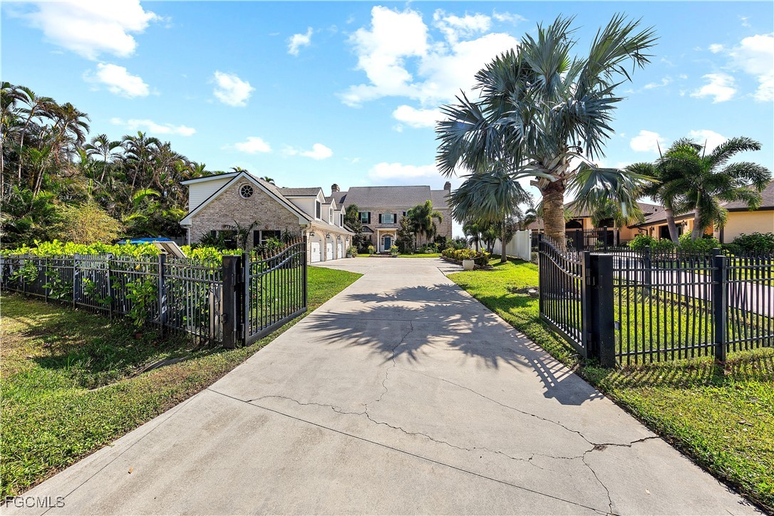 4 bed home in North Fort Myers