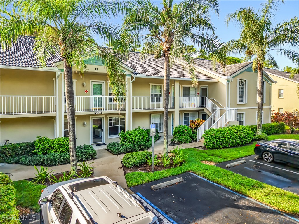 2 bed home in Bonita Springs