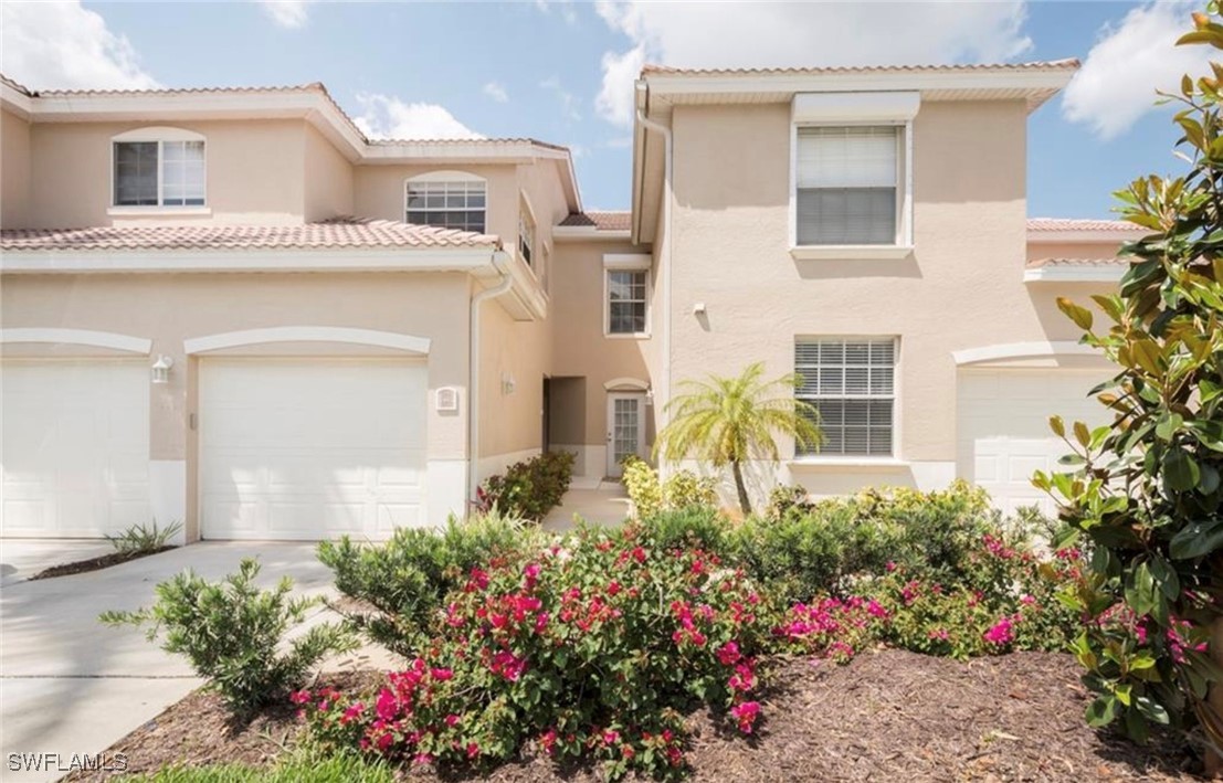 2 bed home in Naples