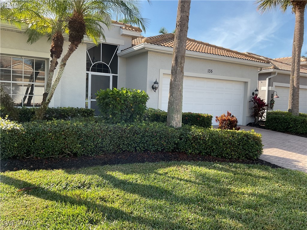 2 bed home in Naples