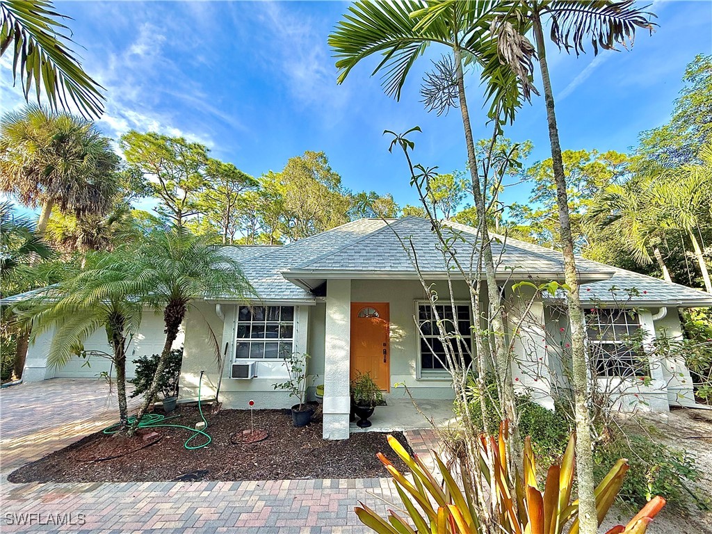 2 bed home in Bonita Springs