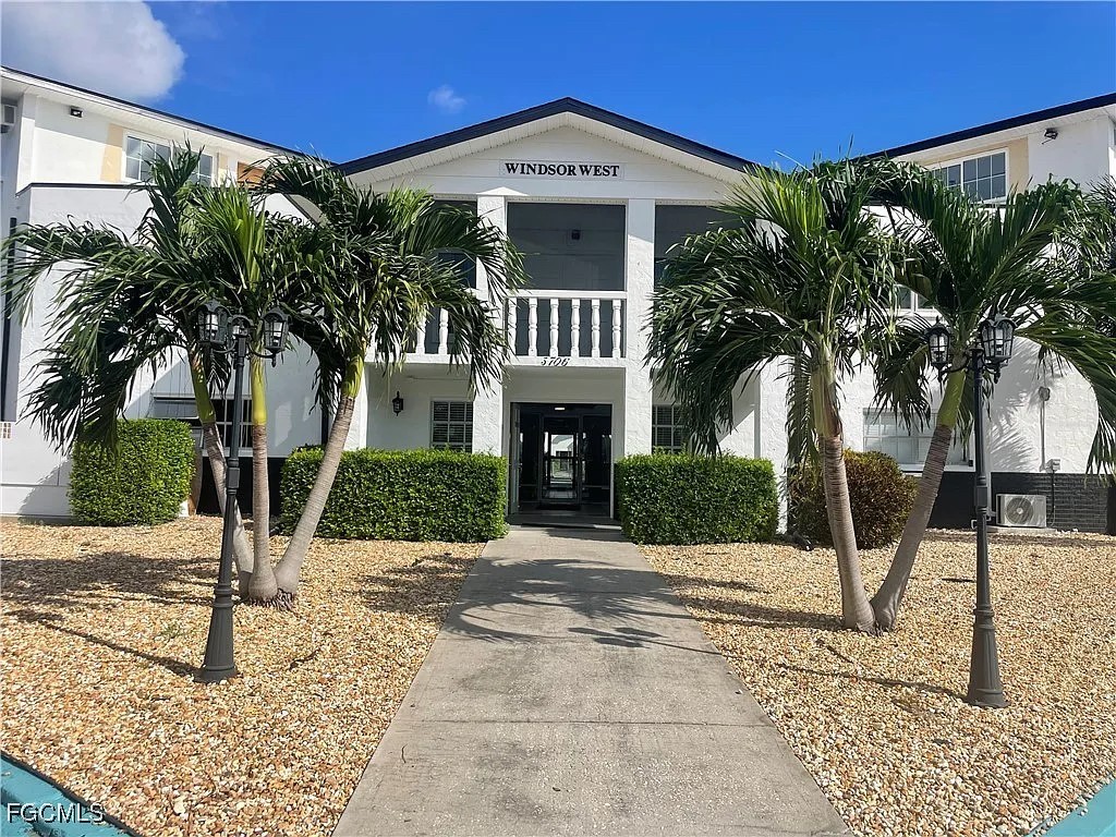 2 bed home in Fort Myers