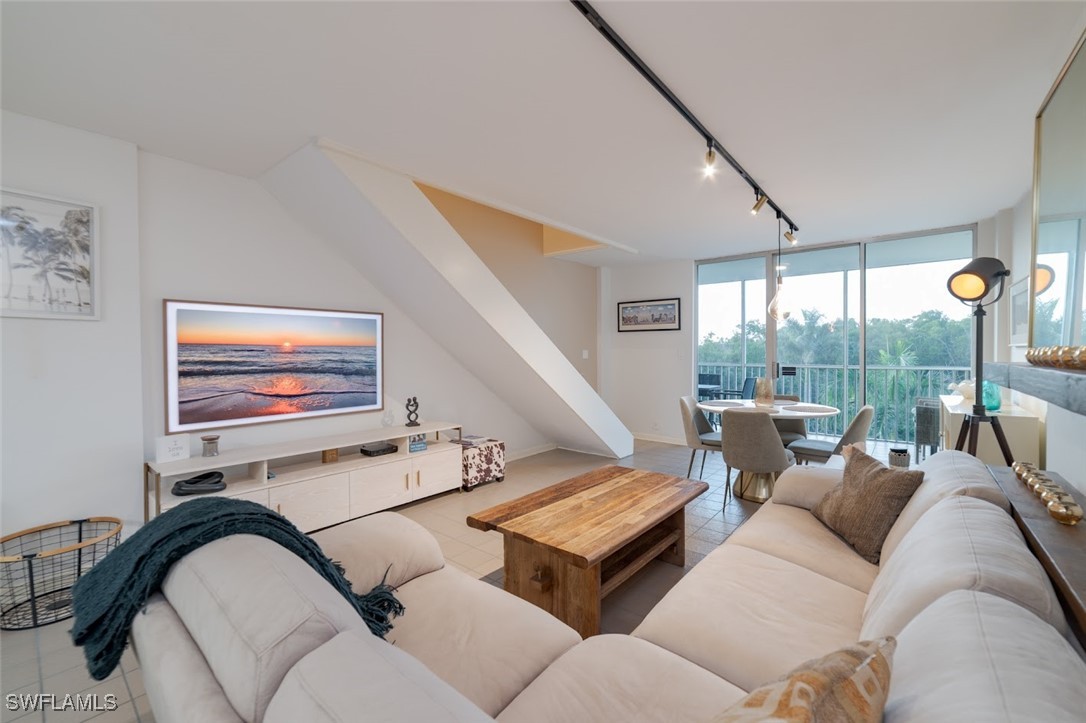 2 bed home in Naples