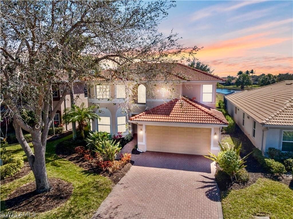 4 bed home in Estero