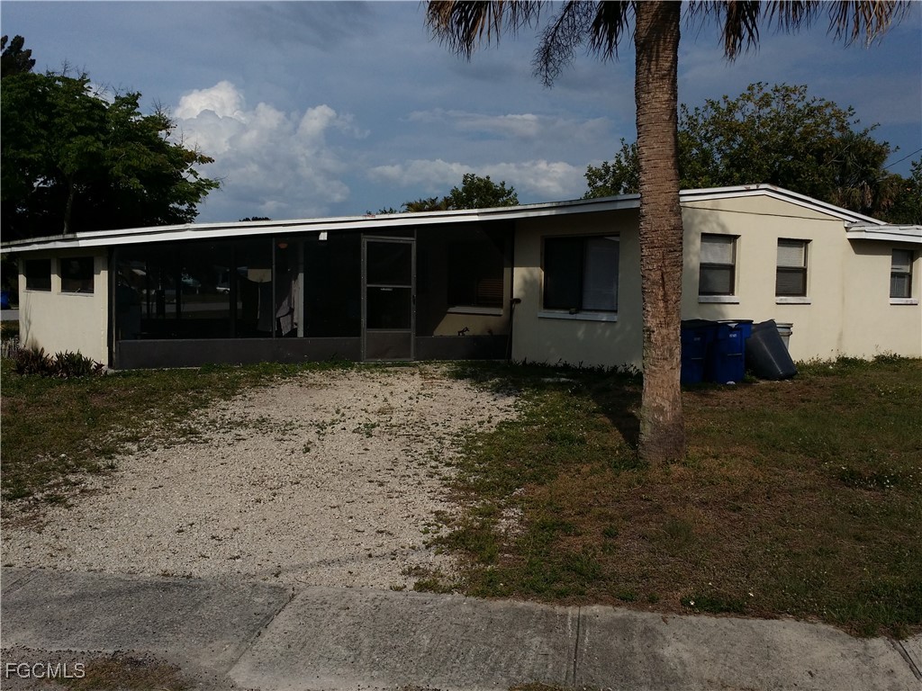 6 bed home in North Fort Myers