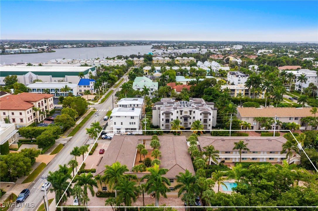 1 bed home in Naples