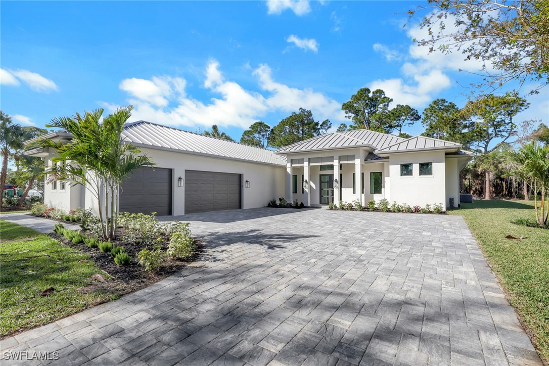 4 bed home in Naples