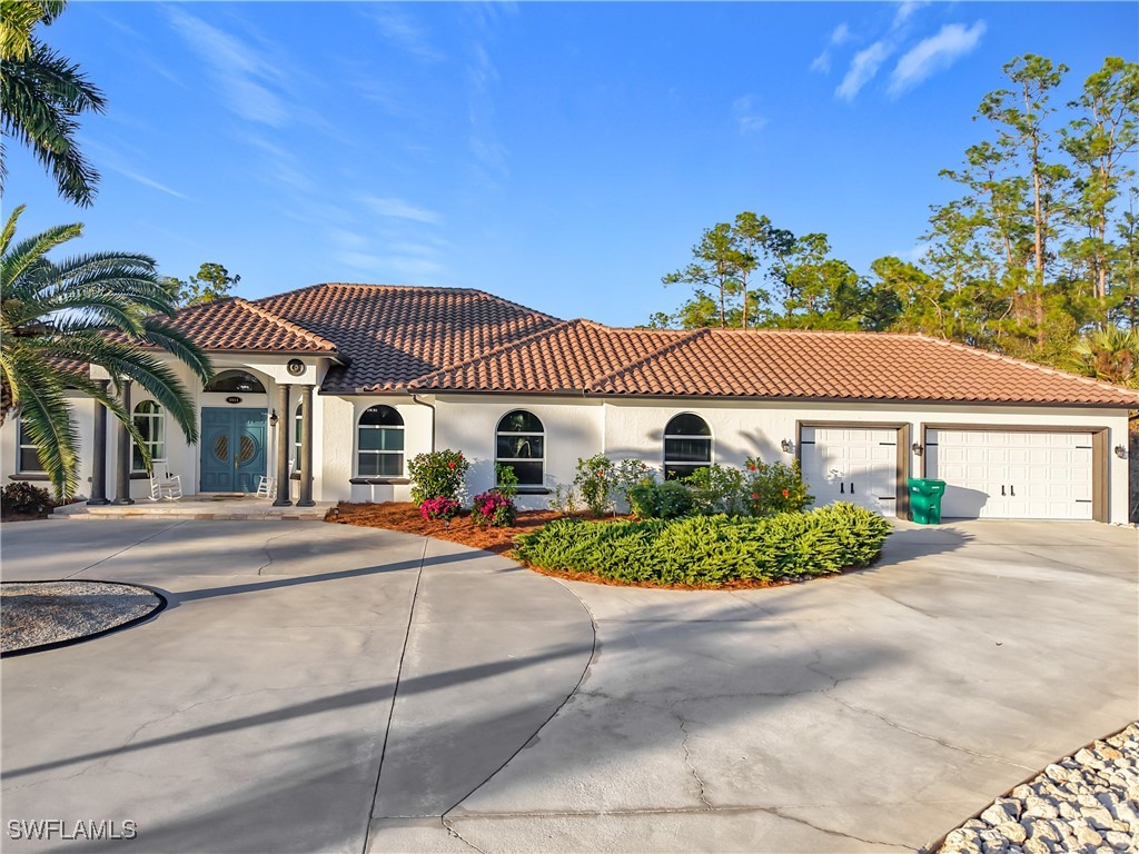 3 bed home in Naples