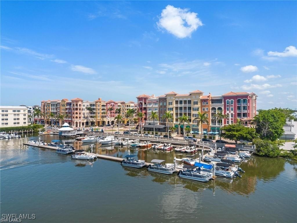 2 bed home in Naples