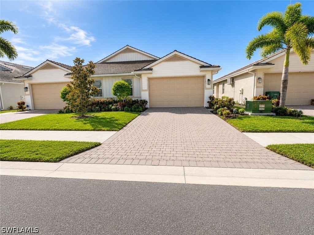 2 bed home in Naples