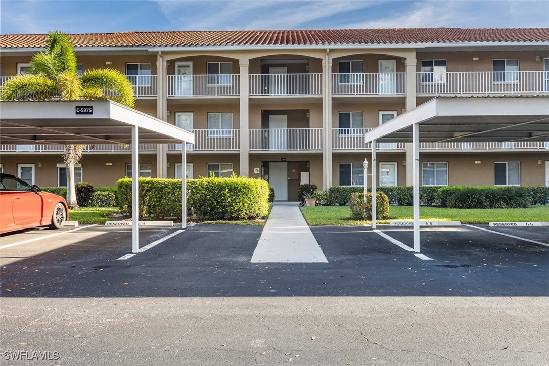 2 bed home in Naples