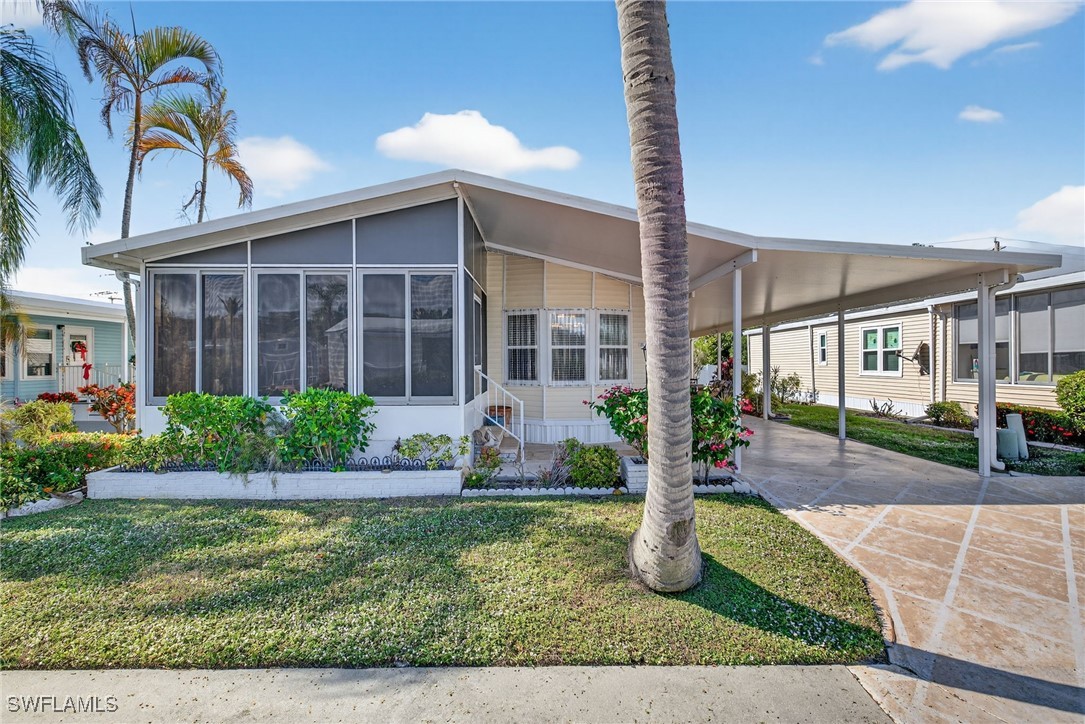 2 bed home in Naples