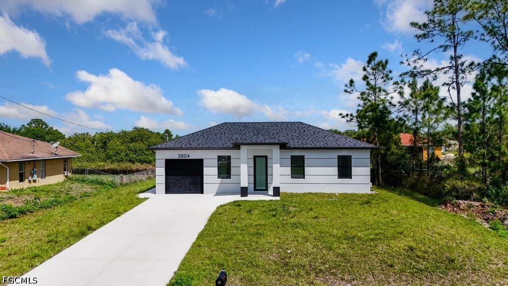 3 bed home in Lehigh Acres
