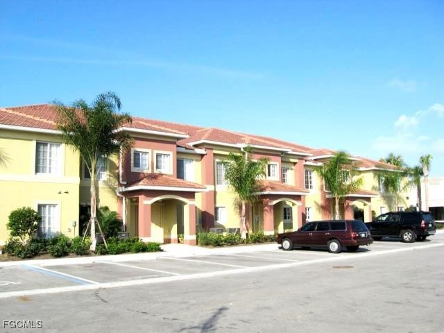 2 bed home in Fort Myers