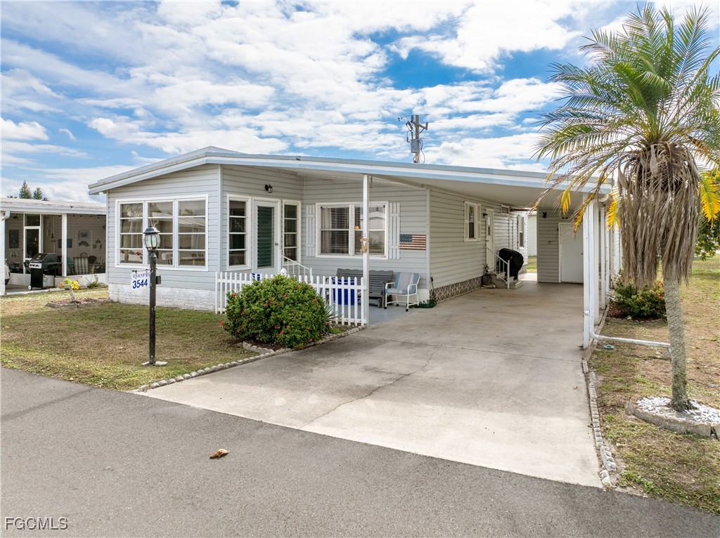 2 bed home in North Fort Myers