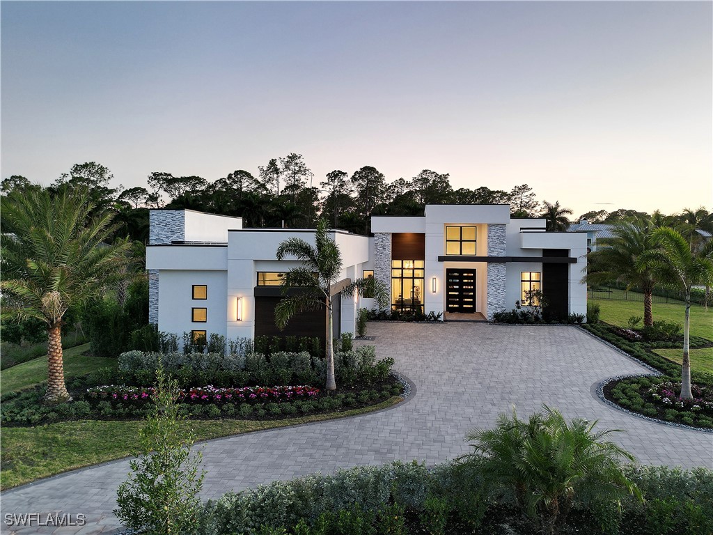 4 bed home in Naples