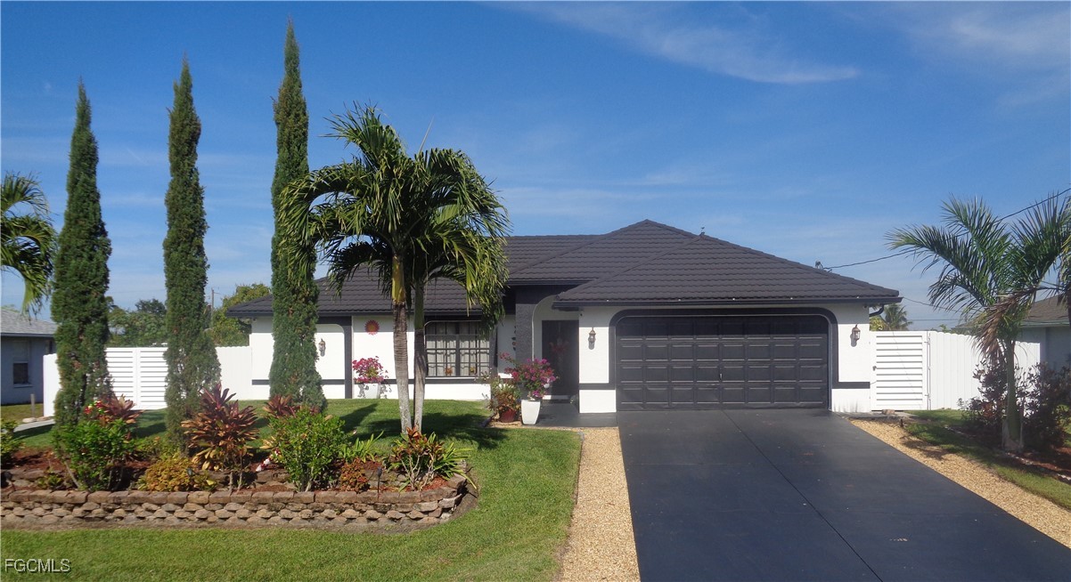3 bed home in Lehigh Acres