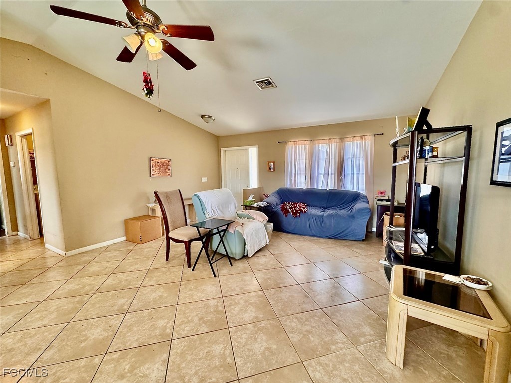3 bed home in Cape Coral