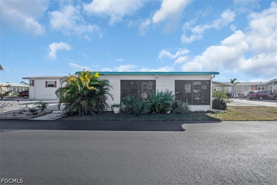 1 bed home in North Fort Myers