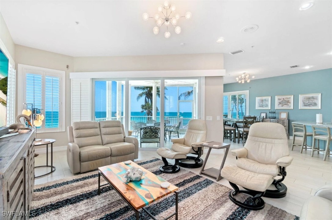 6 bed home in Bonita Springs