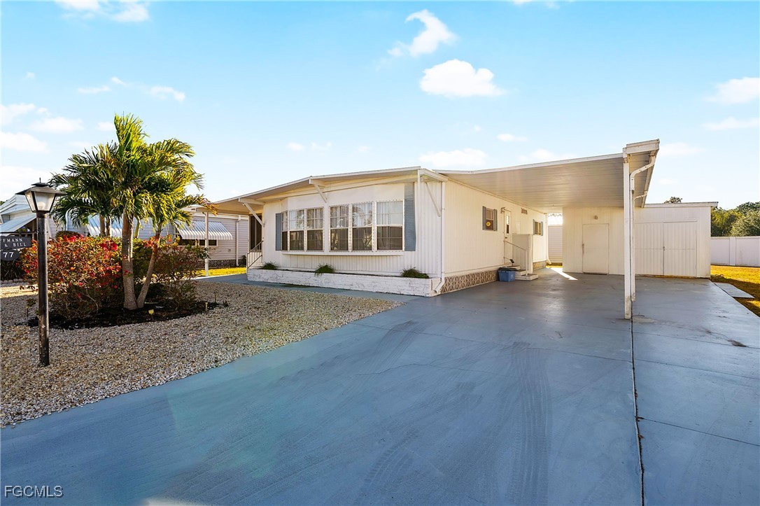 2 bed home in North Fort Myers