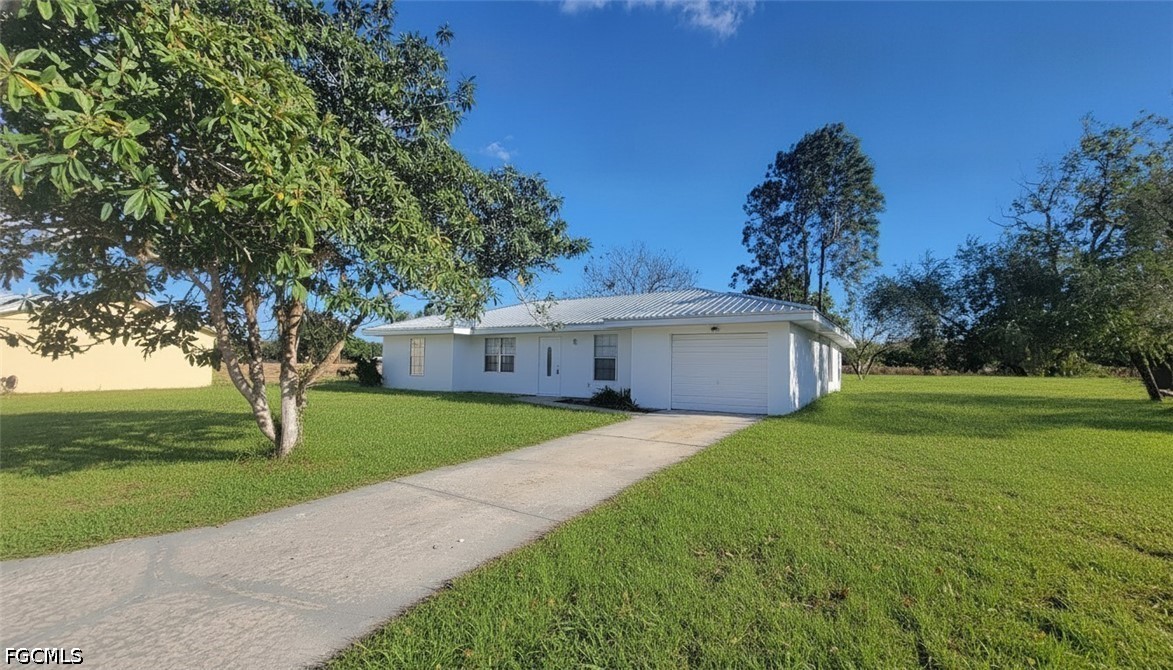 3 bed home in Labelle
