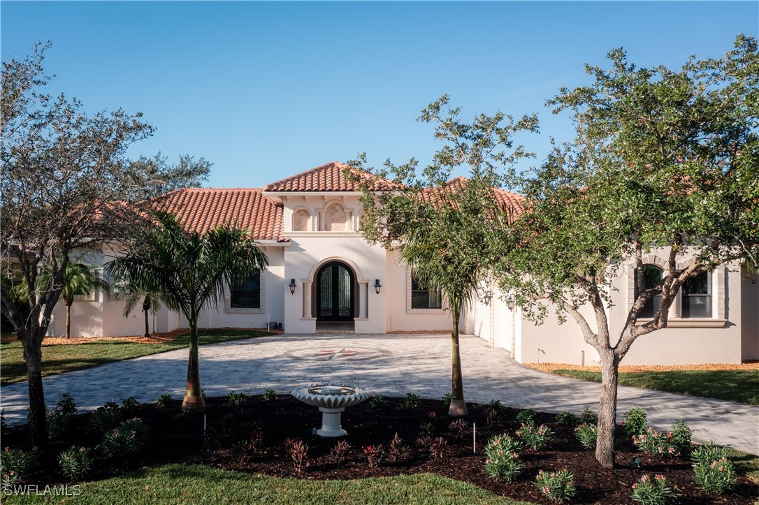 5 bed home in Estero