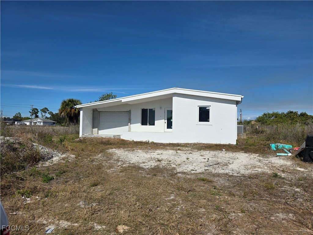 3 bed home in Lehigh Acres