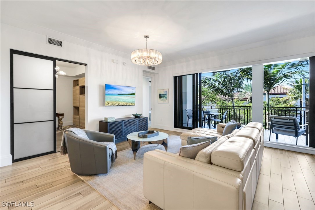 2 bed home in Naples