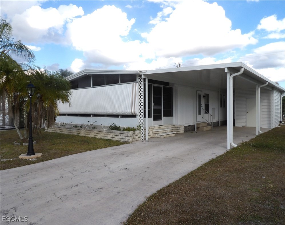 2 bed home in North Fort Myers