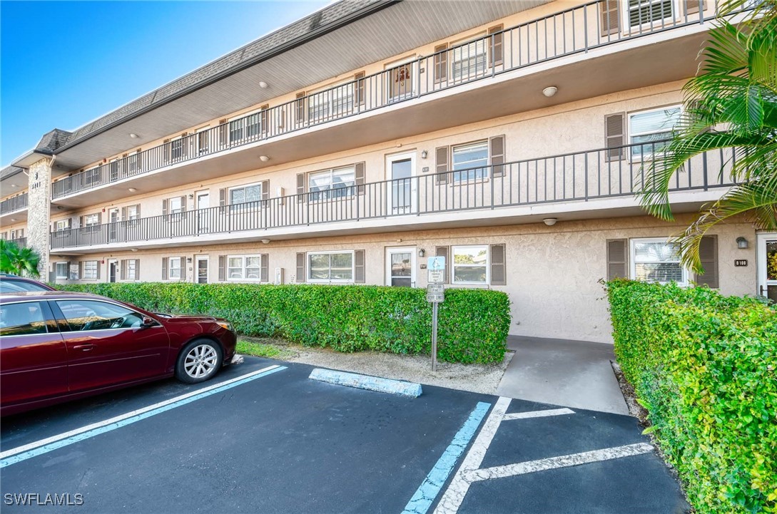 2 bed home in Naples