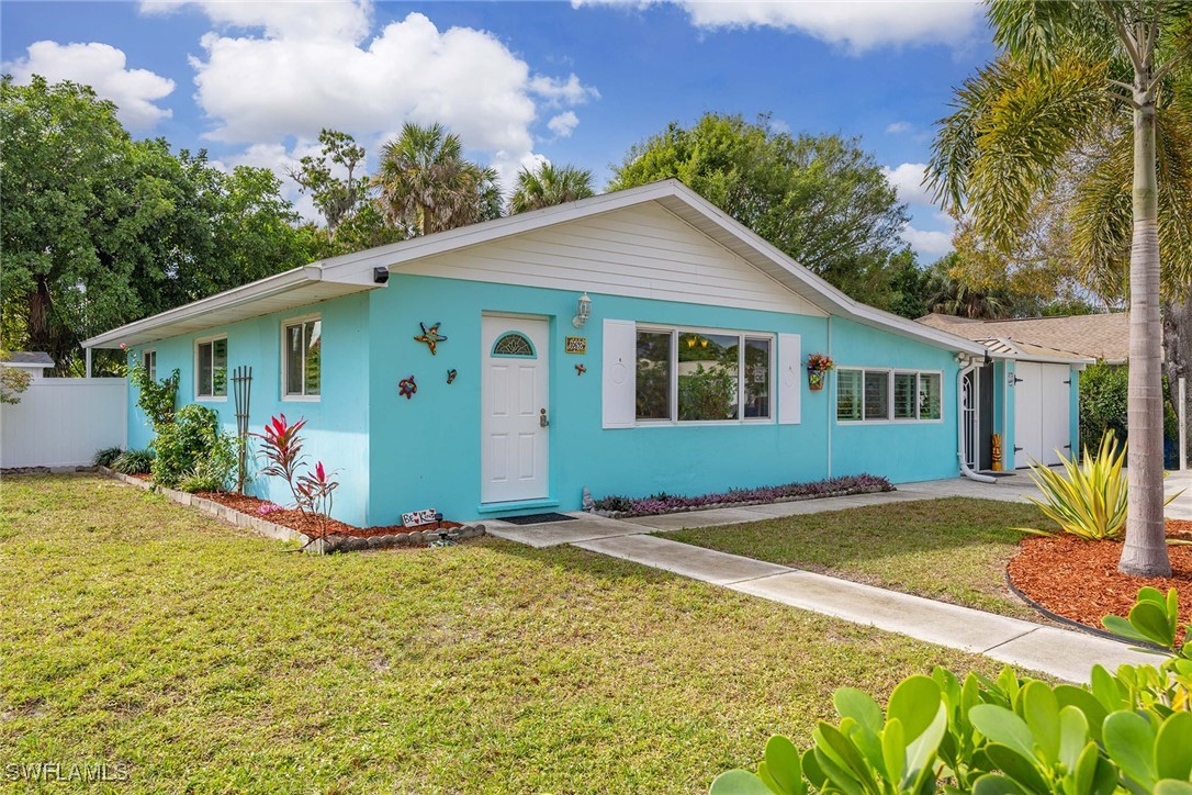 4 bed home in Bonita Springs