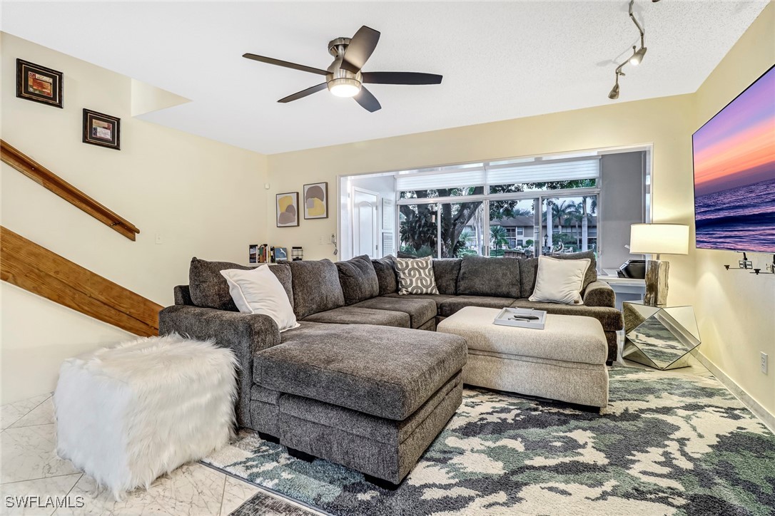 2 bed home in Naples