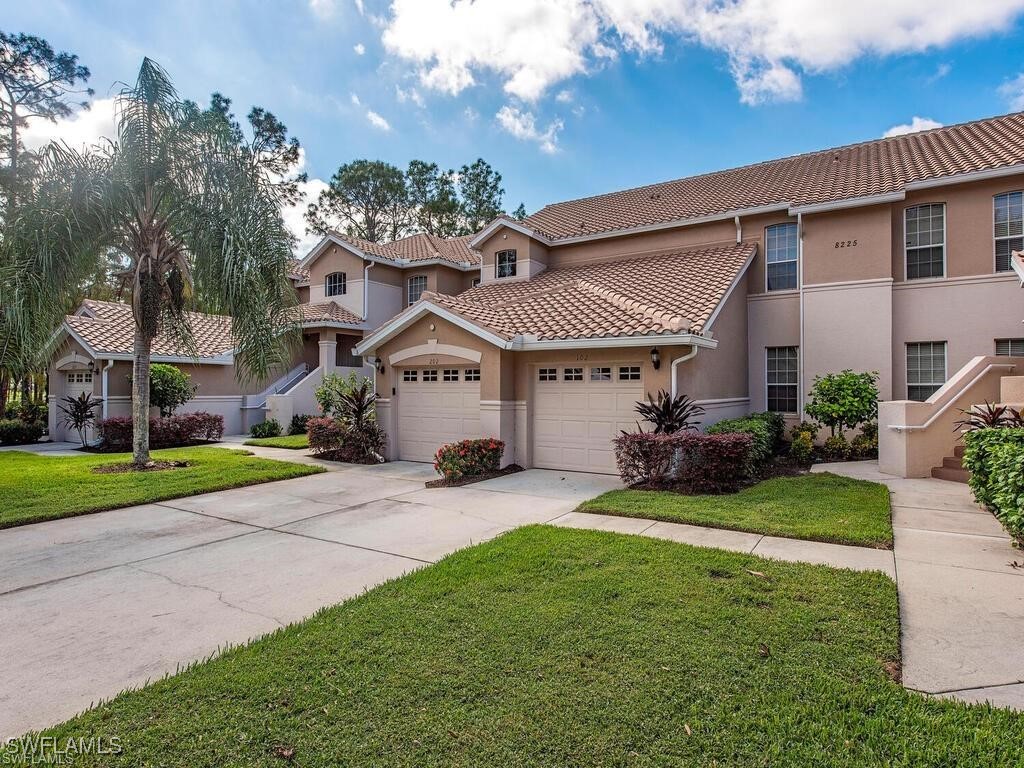 2 bed home in Naples
