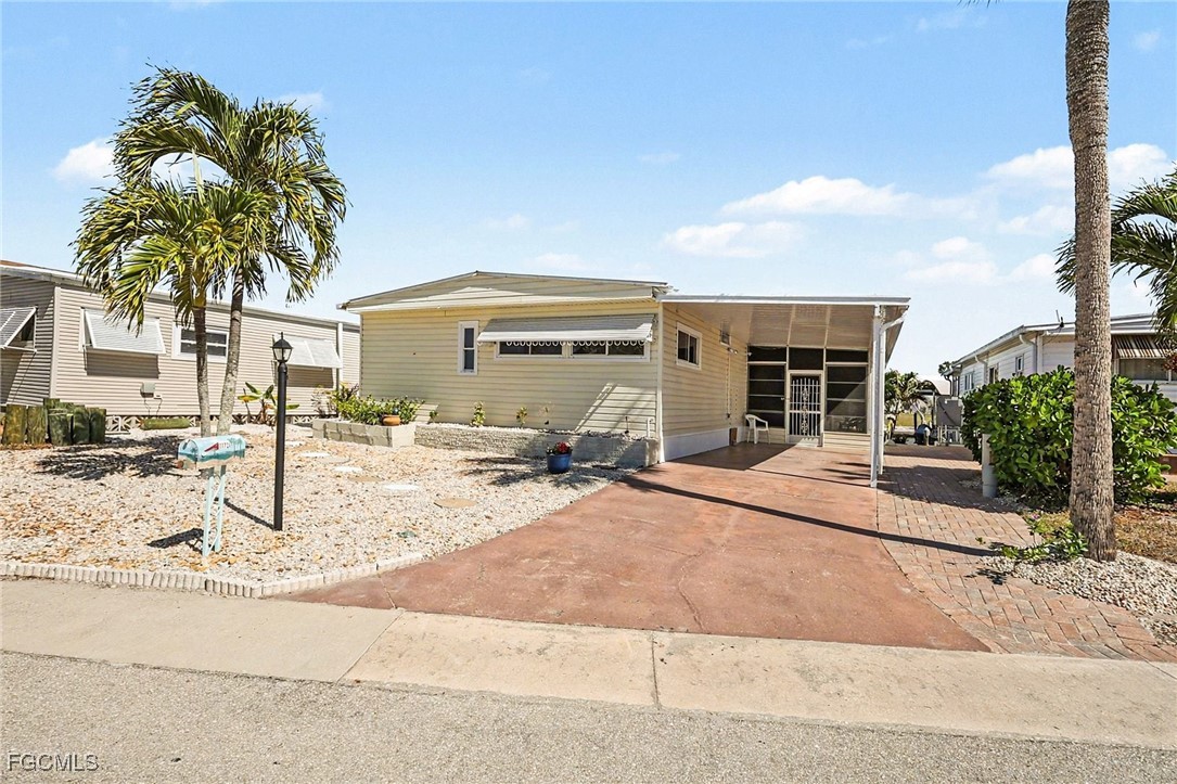 2 bed home in Fort Myers Beach