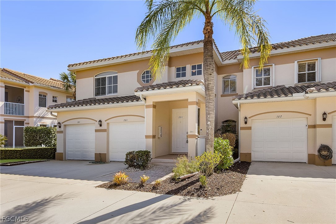 2 bed home in Bonita Springs