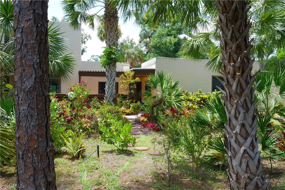 2 bed home in Fort Myers