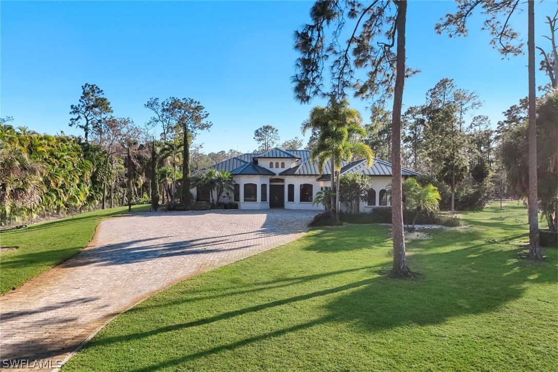 5 bed home in Naples