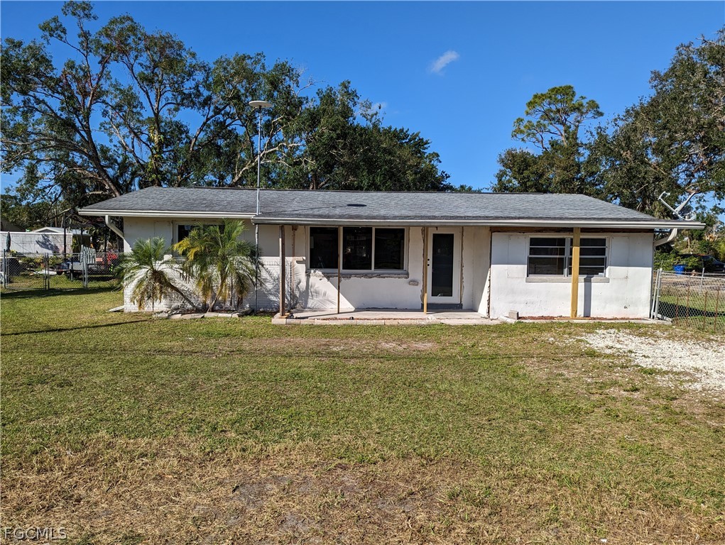 2 bed home in North Fort Myers