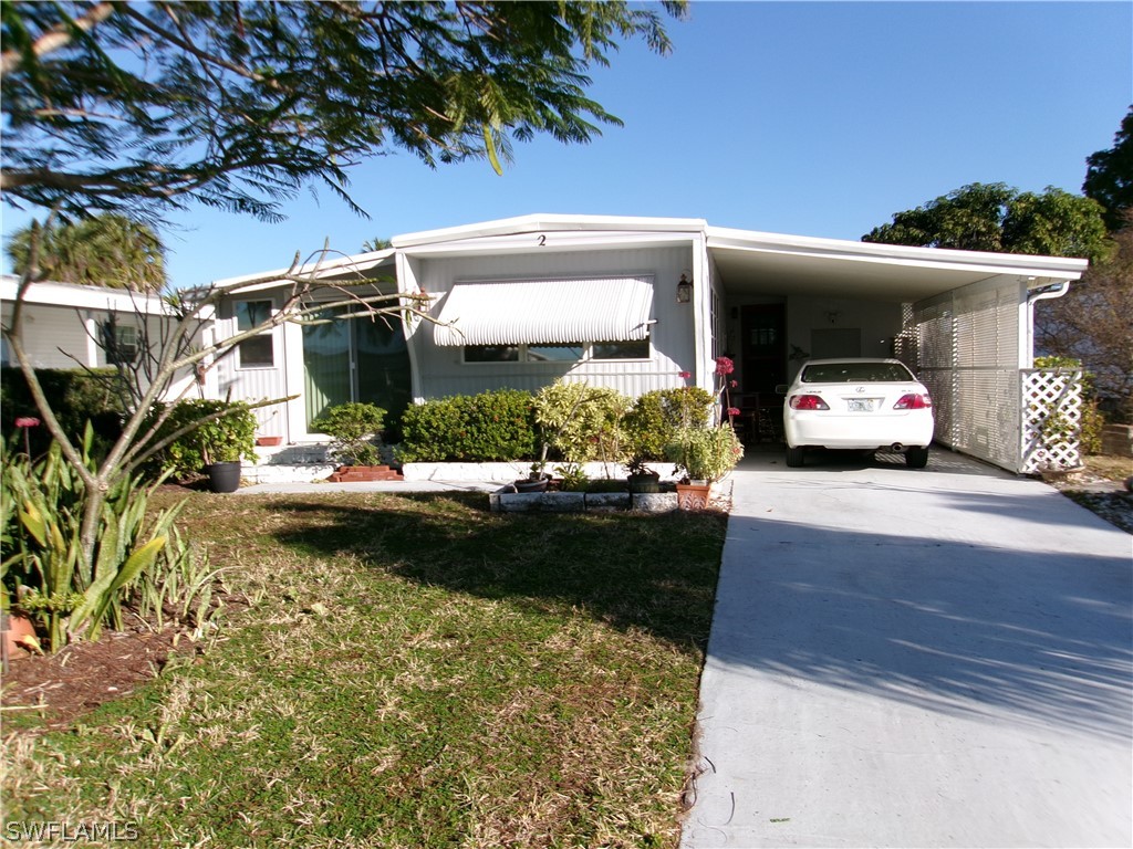 2 bed home in Naples