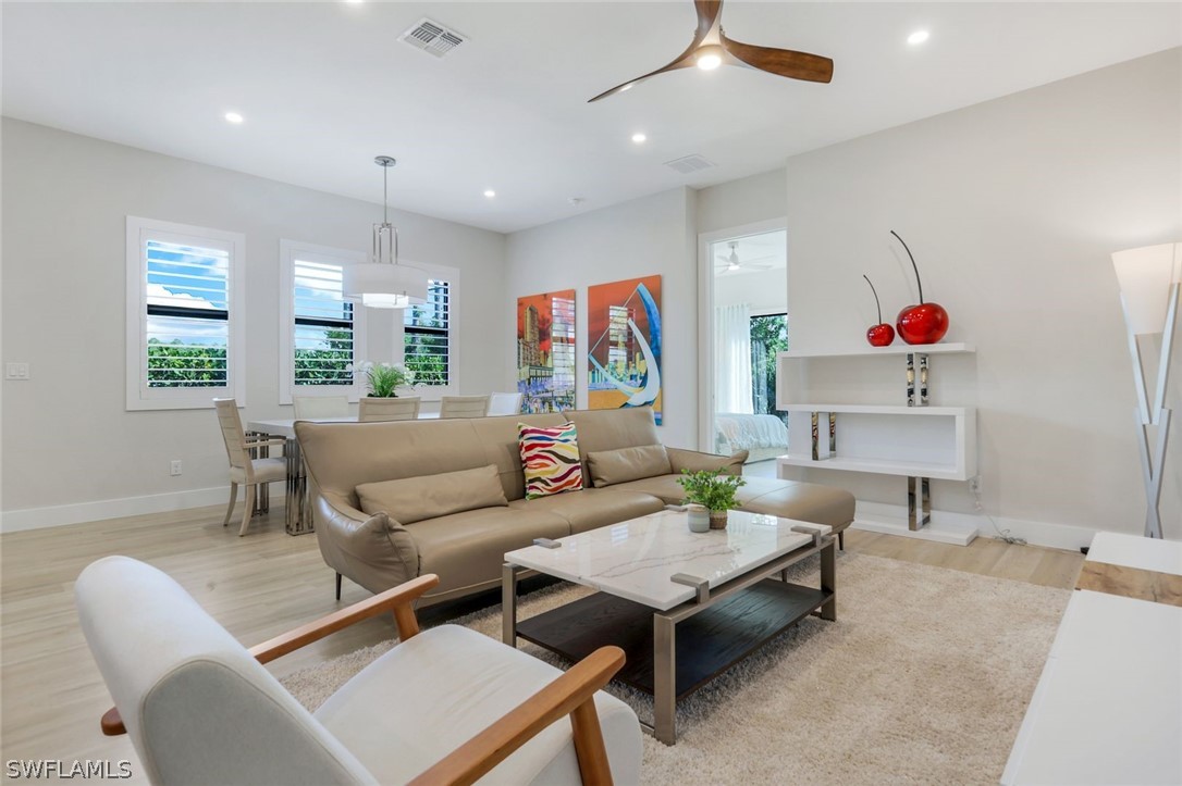 2 bed home in Naples