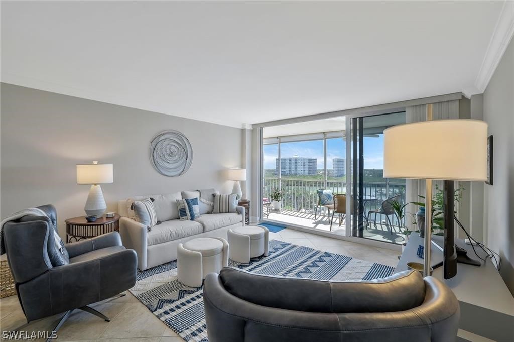 1 bed home in Naples